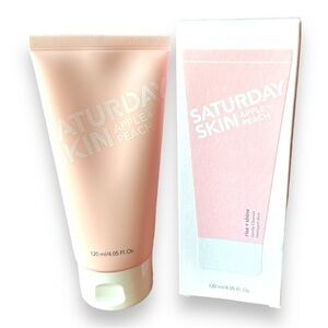 🆕 NWT Saturday Skin Rise + Shine Gentle Cleanser Apple + Peach 120mL